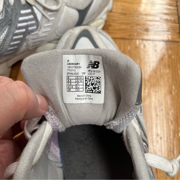 NEW BALANCE 9060 - Picture 3 of 5